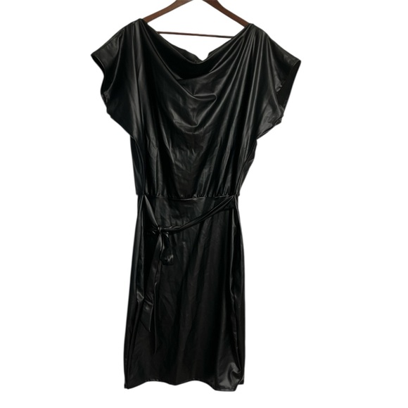 Fashion Nova NWT More To The Story Faux Leather Dress Size 1X Black Curvy - Picture 2 of 11